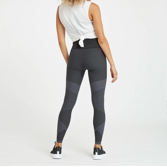 Spanx Look at Me Now Seamless Moto Leggings - Picture 1 of 5